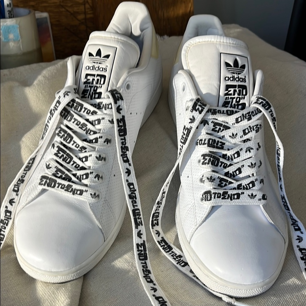 Adidas Men's vintage White Sneakers sz 12,
2007 collection Stan Smith
